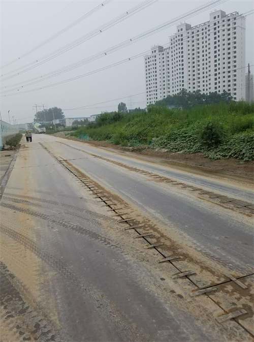 鋪路鋼板